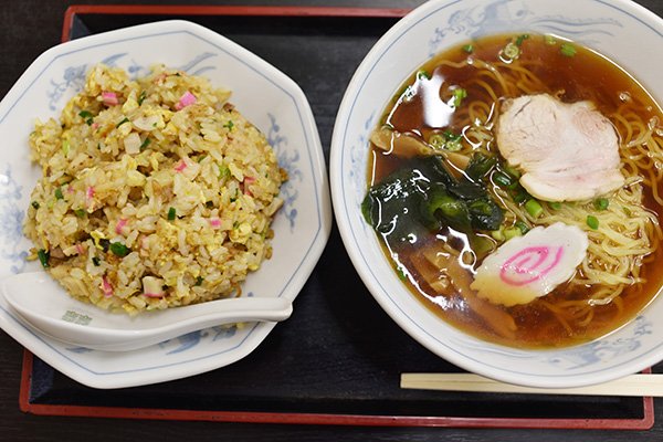 早く出て、うまく、素早く食べられる半チャンラーメン