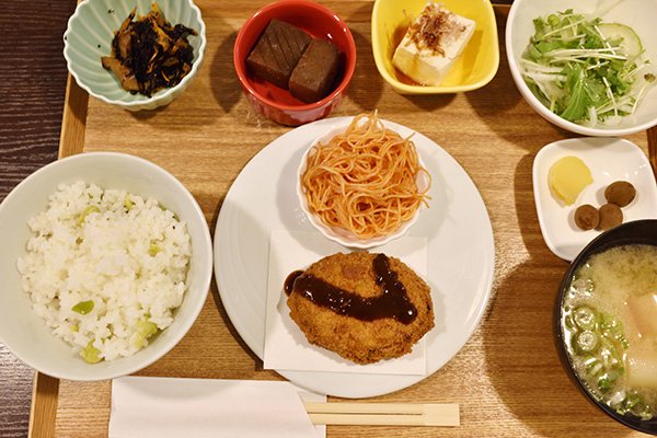 岡山カフェの喫茶リエールのランチ