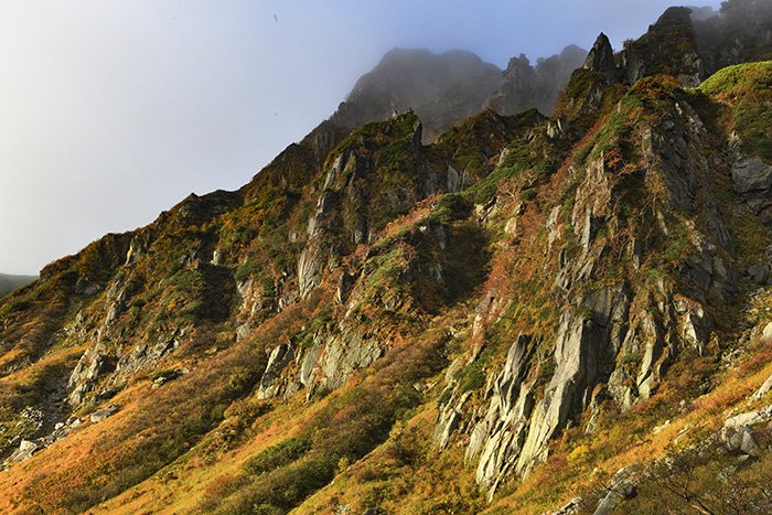 乗越浄土登山中。渓谷の紅葉