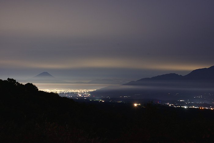 霞に浮かぶ富士山