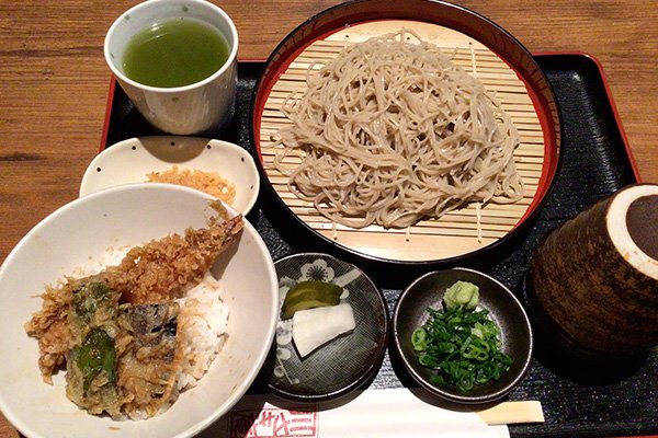 ミニ天丼と蕎麦のランチ